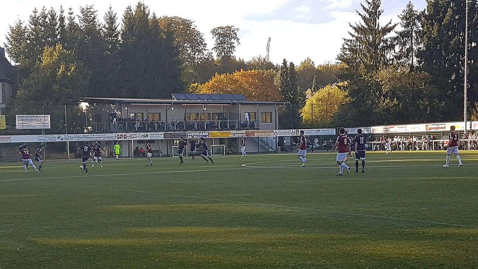 Der Heimatsportverein Neuwied konnte sein Auswärtsspiel beim SV Rengsdorf mit 3:0 siegreich gestalten..