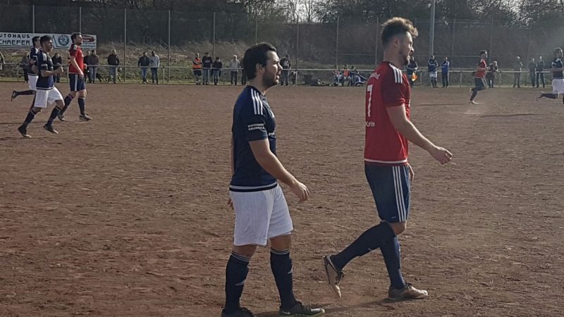 Spitzenspiel auf unpassendem Geläuf. HSV spielt 0:0 gegen die SG Vettelschoss.