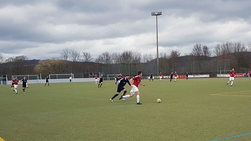 Das Spiel zwischen der Reserve vom VfB Linz gegen den Heimatsportverein Neuwied endete mit einem deutlichen auswärtserfolg der Deichstädter.