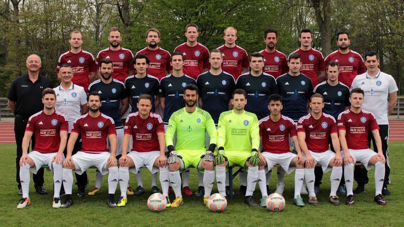 Der HSV Neuwied präsentiert sich zusammen mit ihrem Mannschaftsarzt Dr. Corzilius.