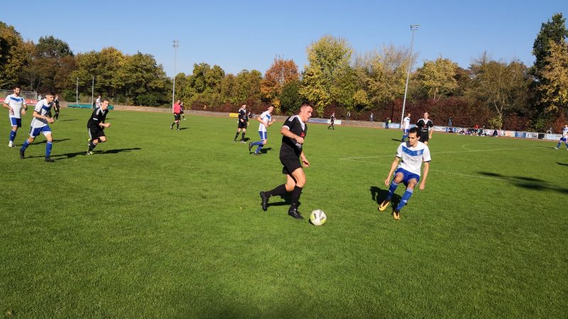 Viele Zweikämpfe gab’s im Derby. Leider zogen die Männer ob Innenverteidiger Jean-Francois zu oft den Kürzeren.