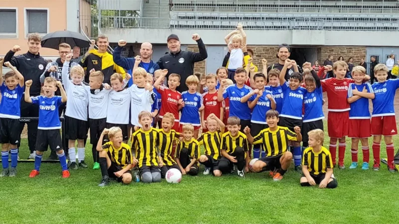 HSV Neuwied F-Jugend erstes Mal mit neuer Turnierform.